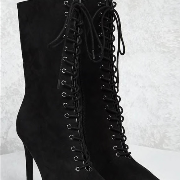 Black heel boots - Picture 3 of 4
